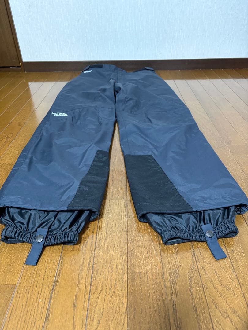 ノースフェイス　国内正規品ゴアテックス　スキーパンツ　サイズ　LL 1度のみ着用