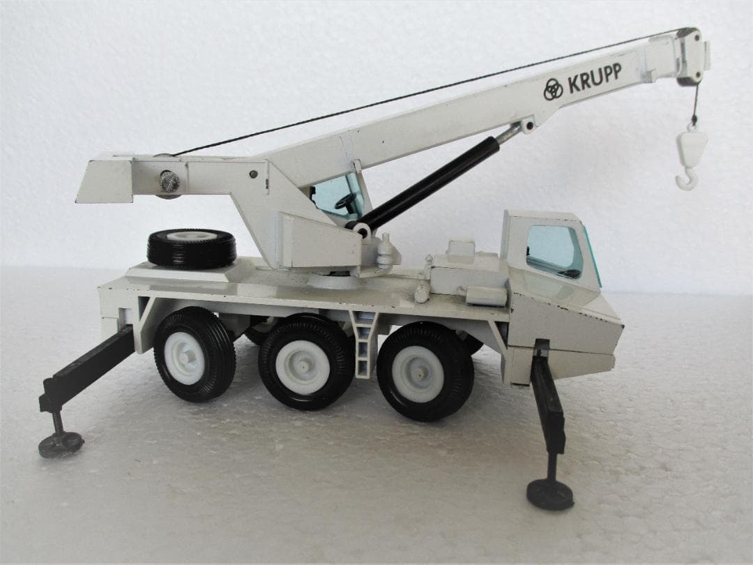 『超レア・格安』ドイツＫＲＵＰＰ社　移動式クレーン車/ＮＺＧ　１/５０ミニチュア