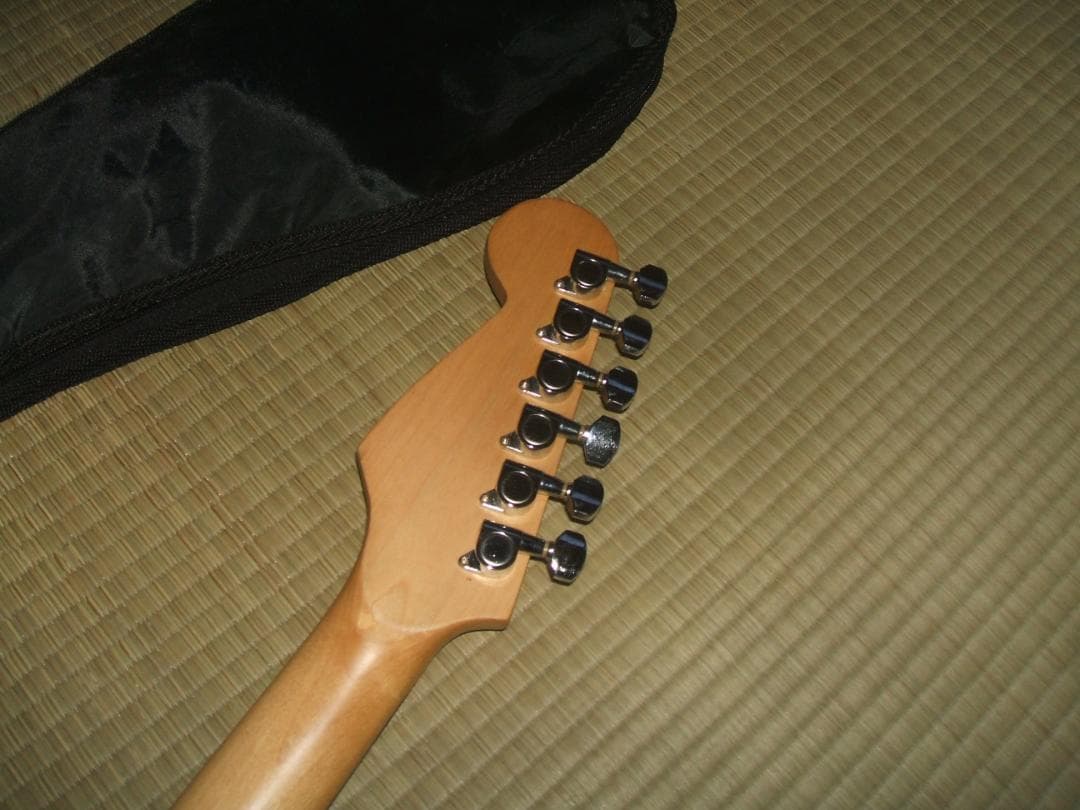 Tony Smith エレキギター　ストラトキャスター ピンク色ボディ