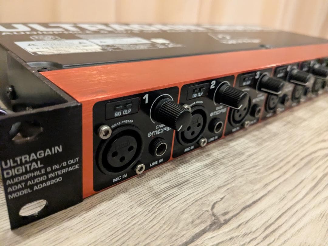 ベリンガー ADA8200｜8chマイクプリアンプ A/D-D/Aコンバーター