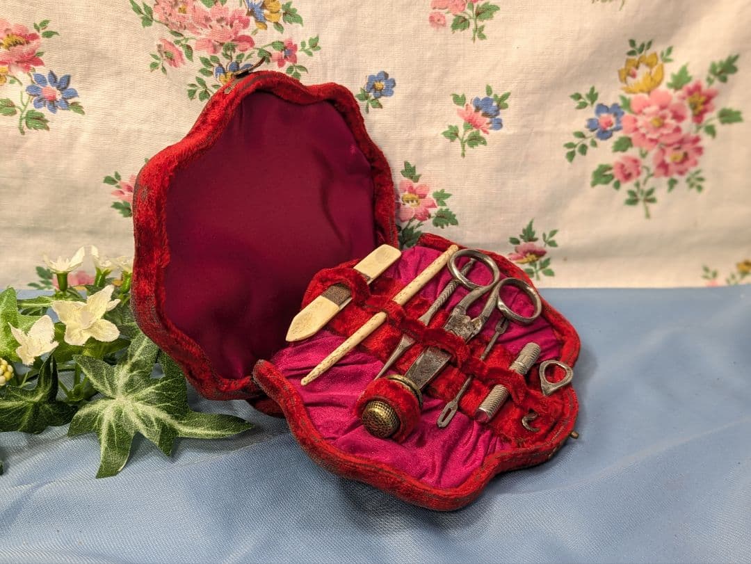 イギリス アンティーク ソーイングセット ケース付き