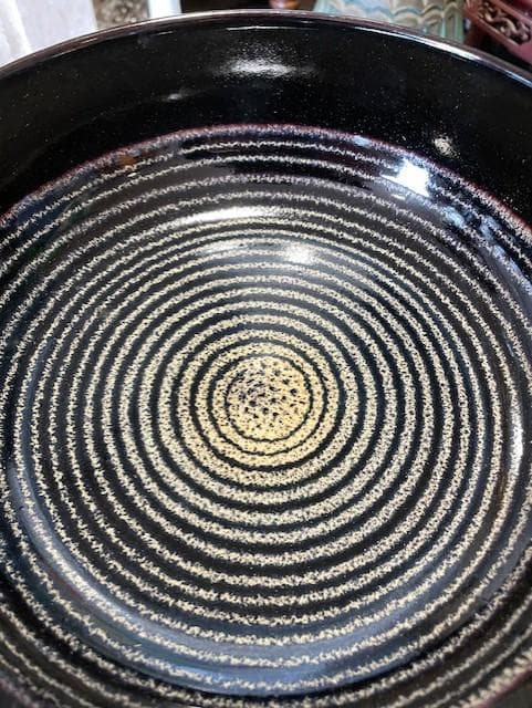 黒い漆器椀 渦巻き模様 木箱付き