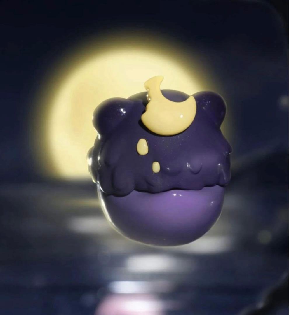 SHINWOO HALF MOON BEAR フィギュア