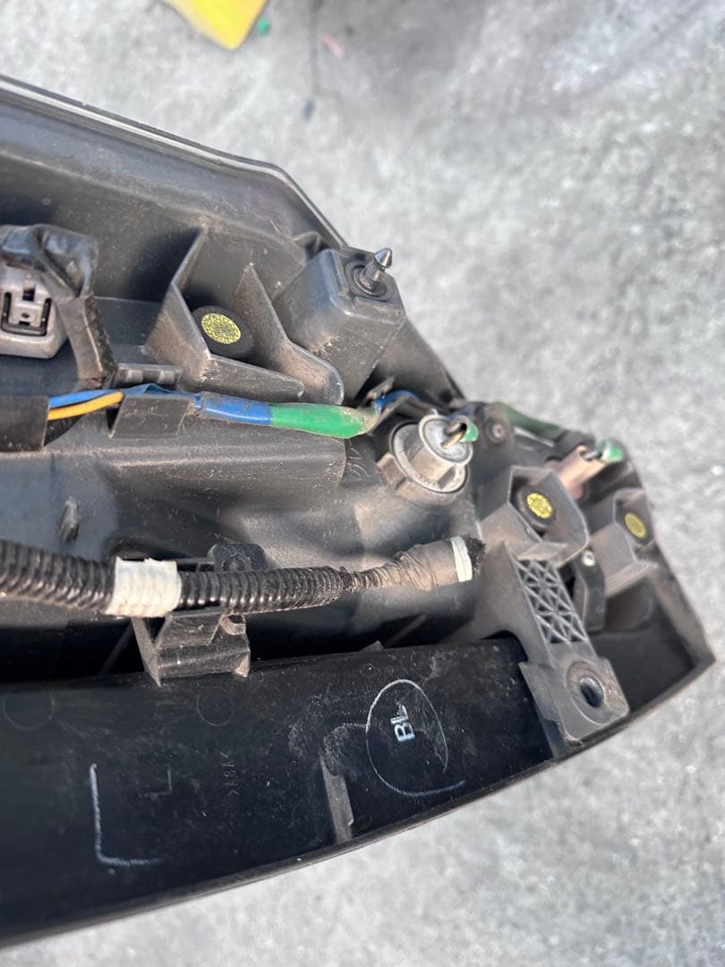 トヨタ　80 ヴォクシー　テールランプ　右左セット