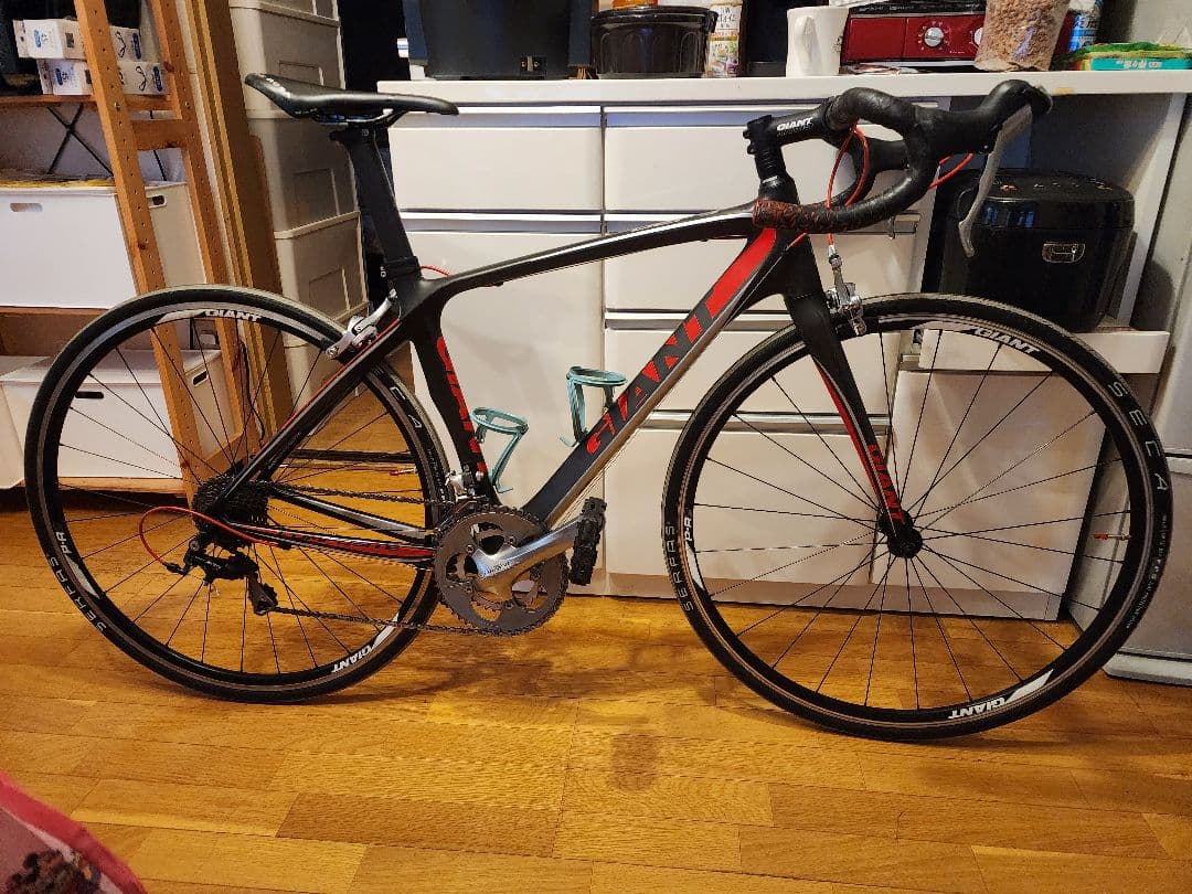 GIANT DEFY カーボンロードバイク 札幌引き取り限定