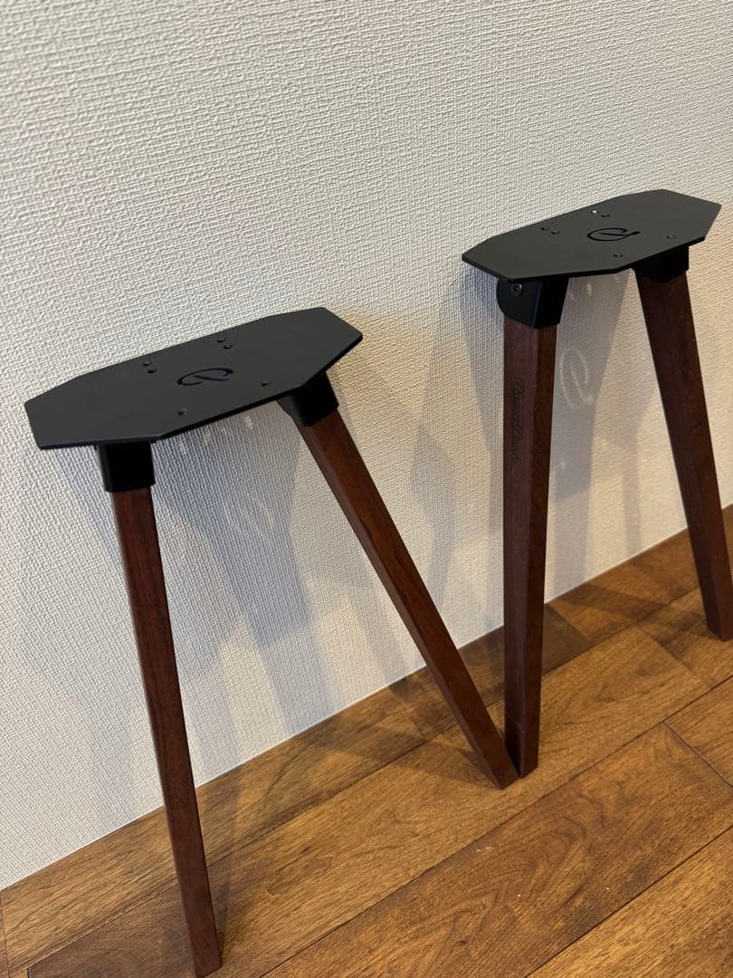 ダッパーパンチ　木製４脚　ウォールナット