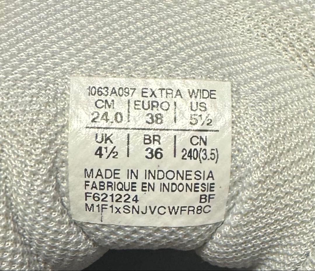 ASICS バスケットシューズ ハイカット ホワイト/ピンクタイムサービス中‼️