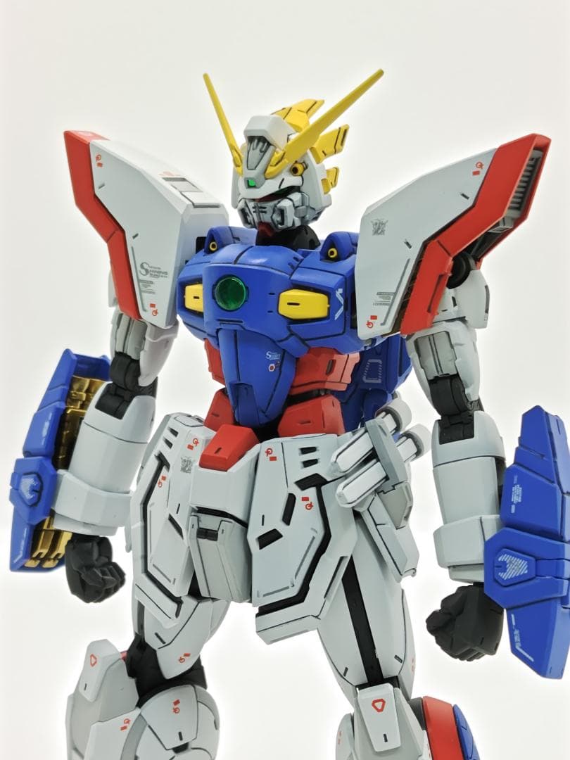 ガンプラ　RGシャイニングガンダム　完成品