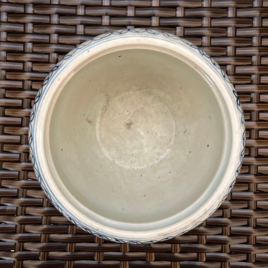 69.李朝染付花文壺（陶器製）直径12cm 高さ10cm