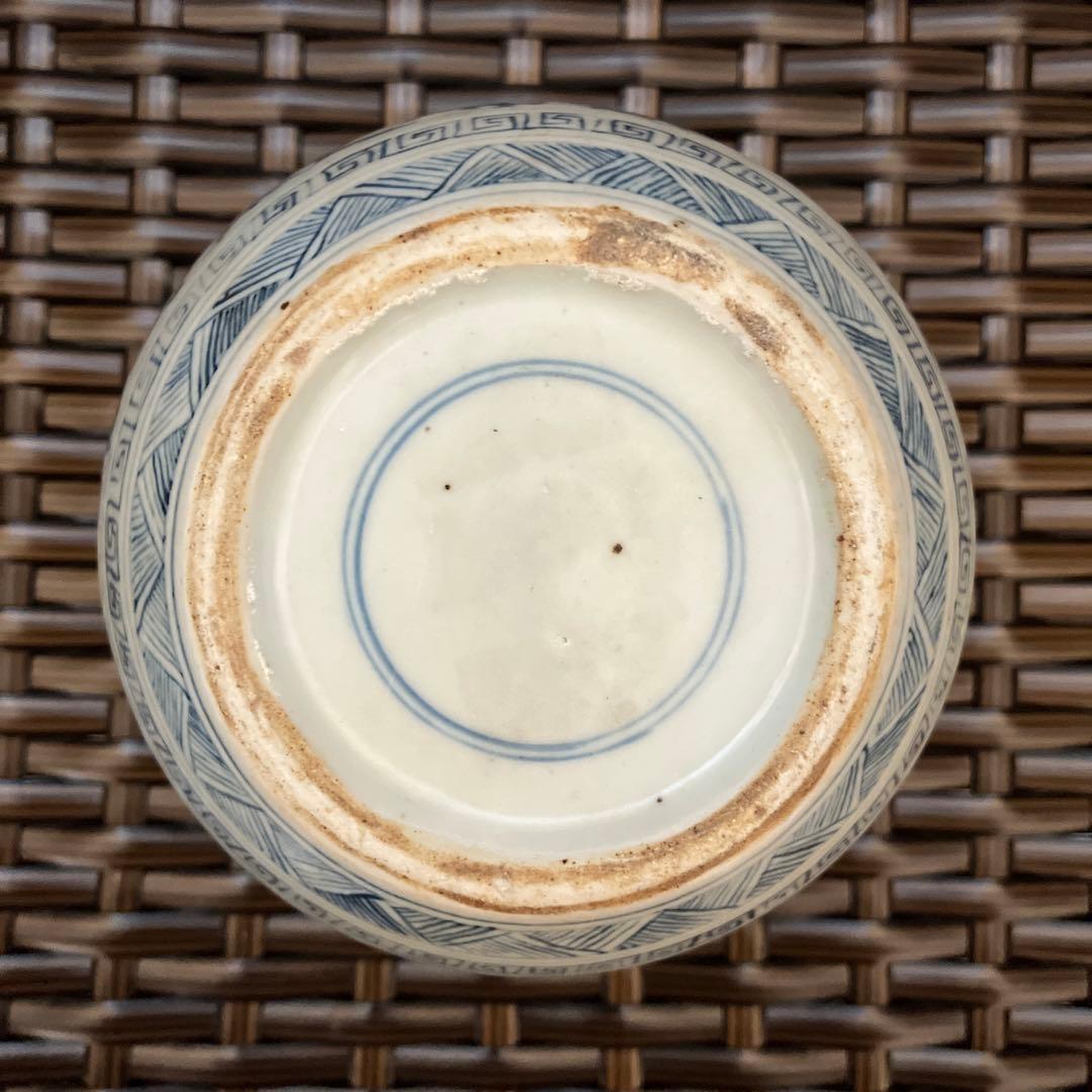 69.李朝染付花文壺（陶器製）直径12cm 高さ10cm