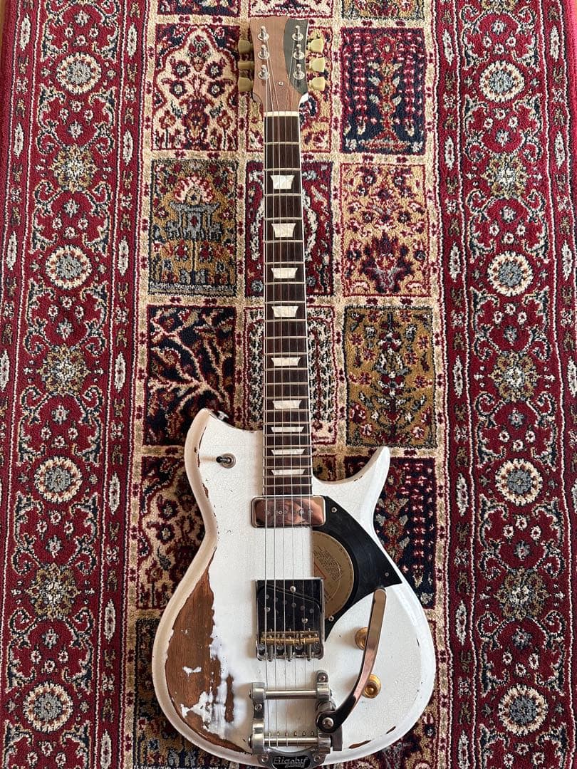 N*o様 個人製作品 RB6シェイプギター Bigsby付き