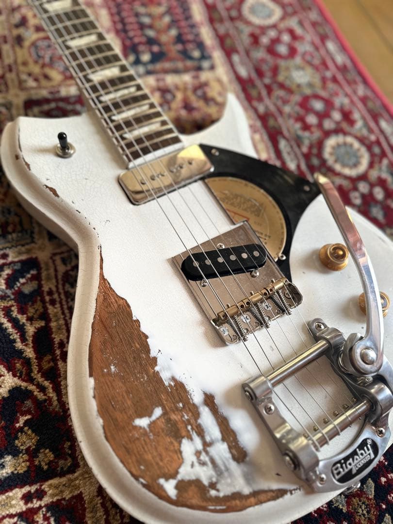 N*o様 個人製作品 RB6シェイプギター Bigsby付き