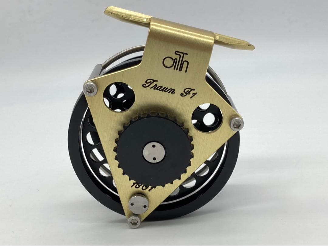 美品　アリハート トラウン F1　Ari T Hart Traun F1 右巻き