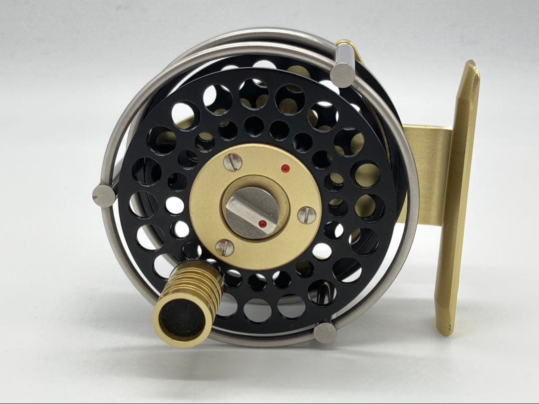 美品　アリハート トラウン F1　Ari T Hart Traun F1 右巻き