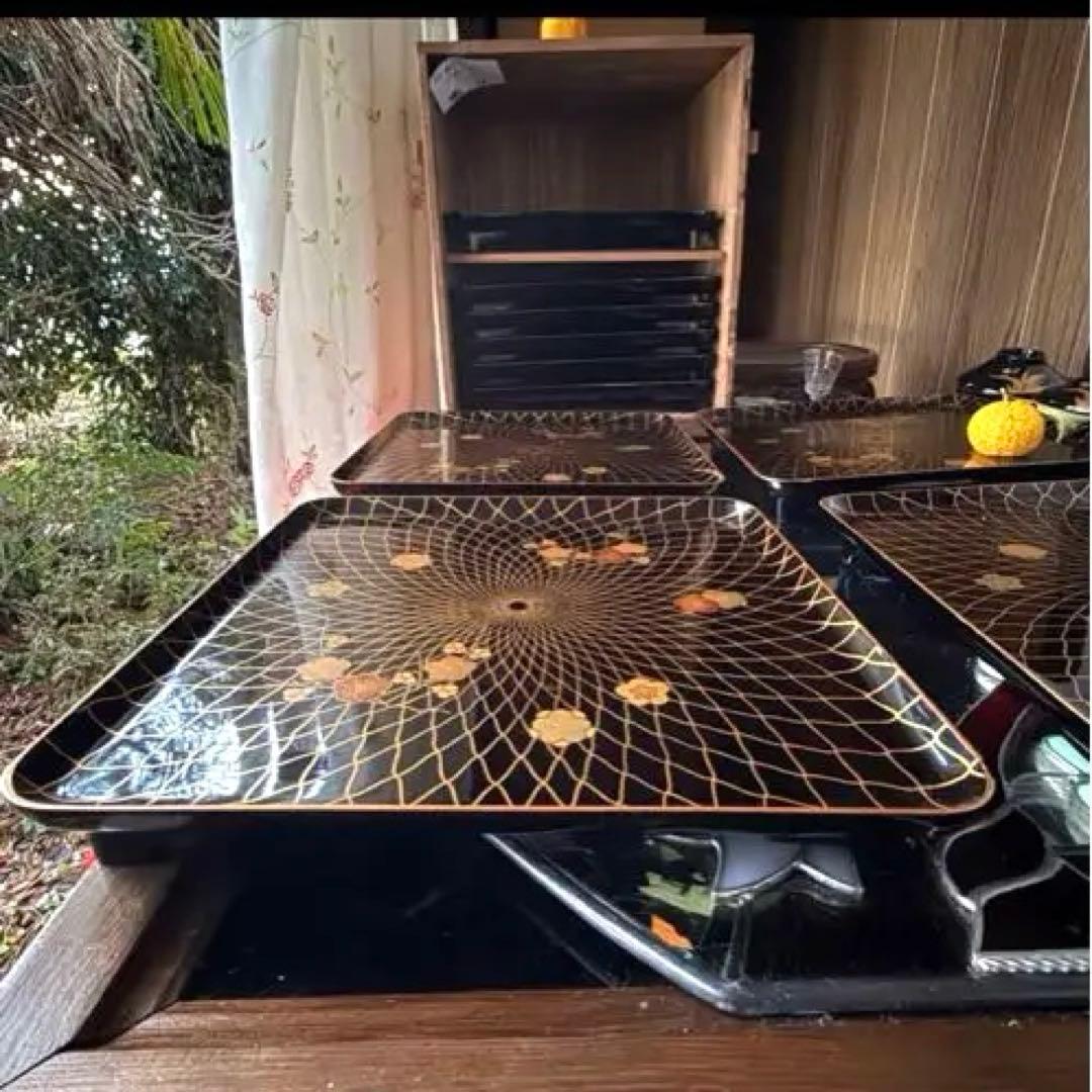 I様へ感謝お嫁入り‼️JAPAN貴人の蒔絵懐石膳2客➕1と塗師松ぼっくり木皿10客