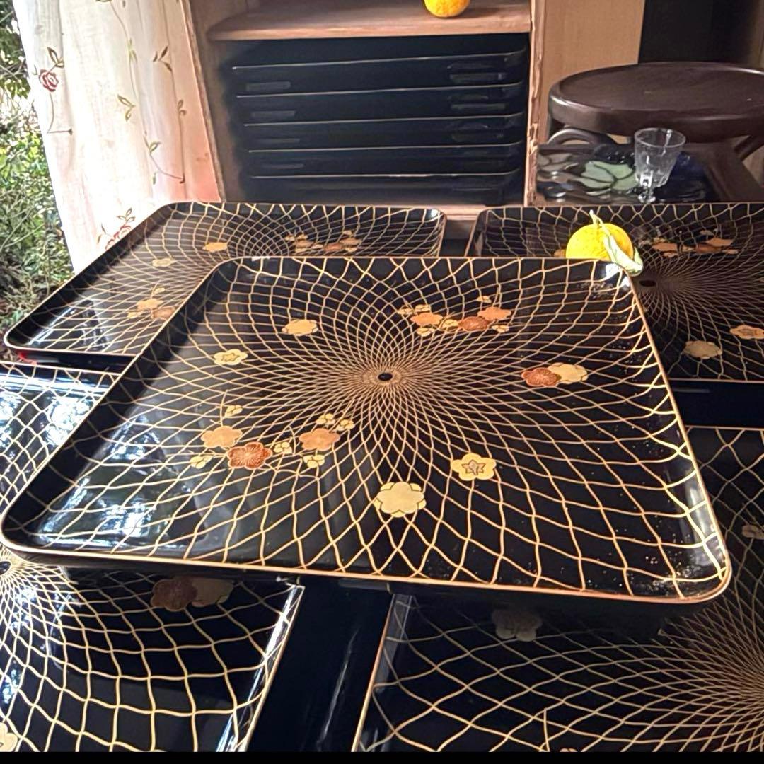 I様へ感謝お嫁入り‼️JAPAN貴人の蒔絵懐石膳2客➕1と塗師松ぼっくり木皿10客