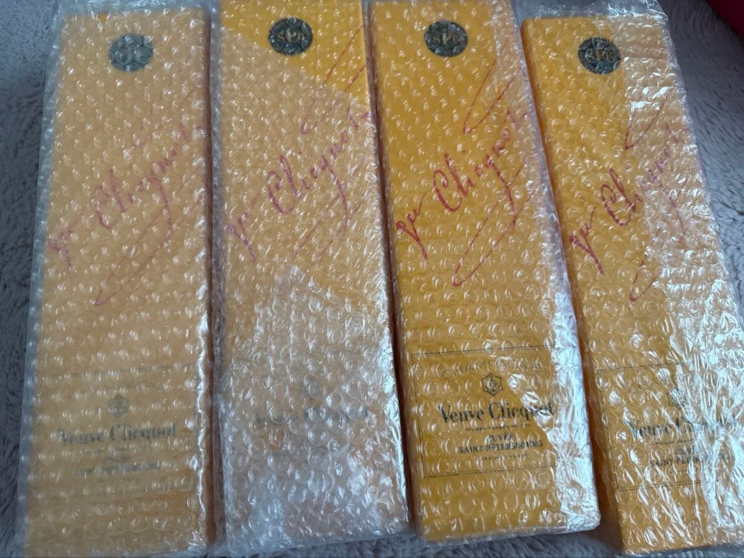 Veuve Clicquot ヴーヴクリコ　4本セット