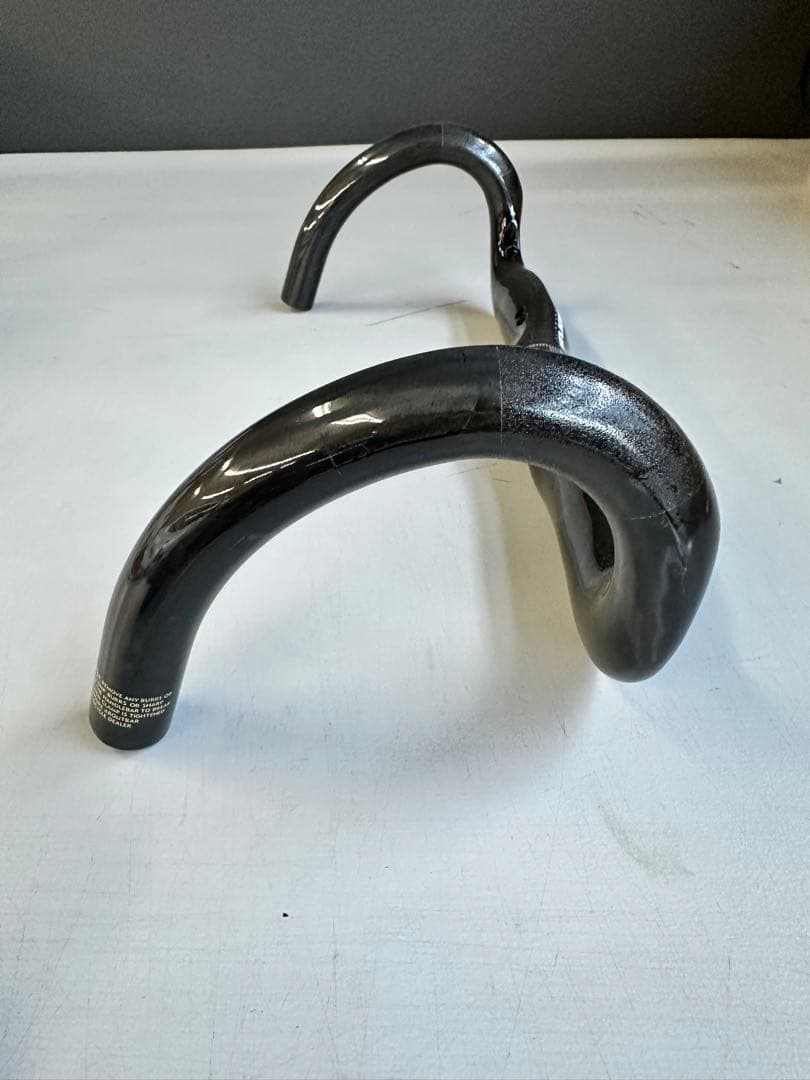 自転車　ハンドル　カーボン