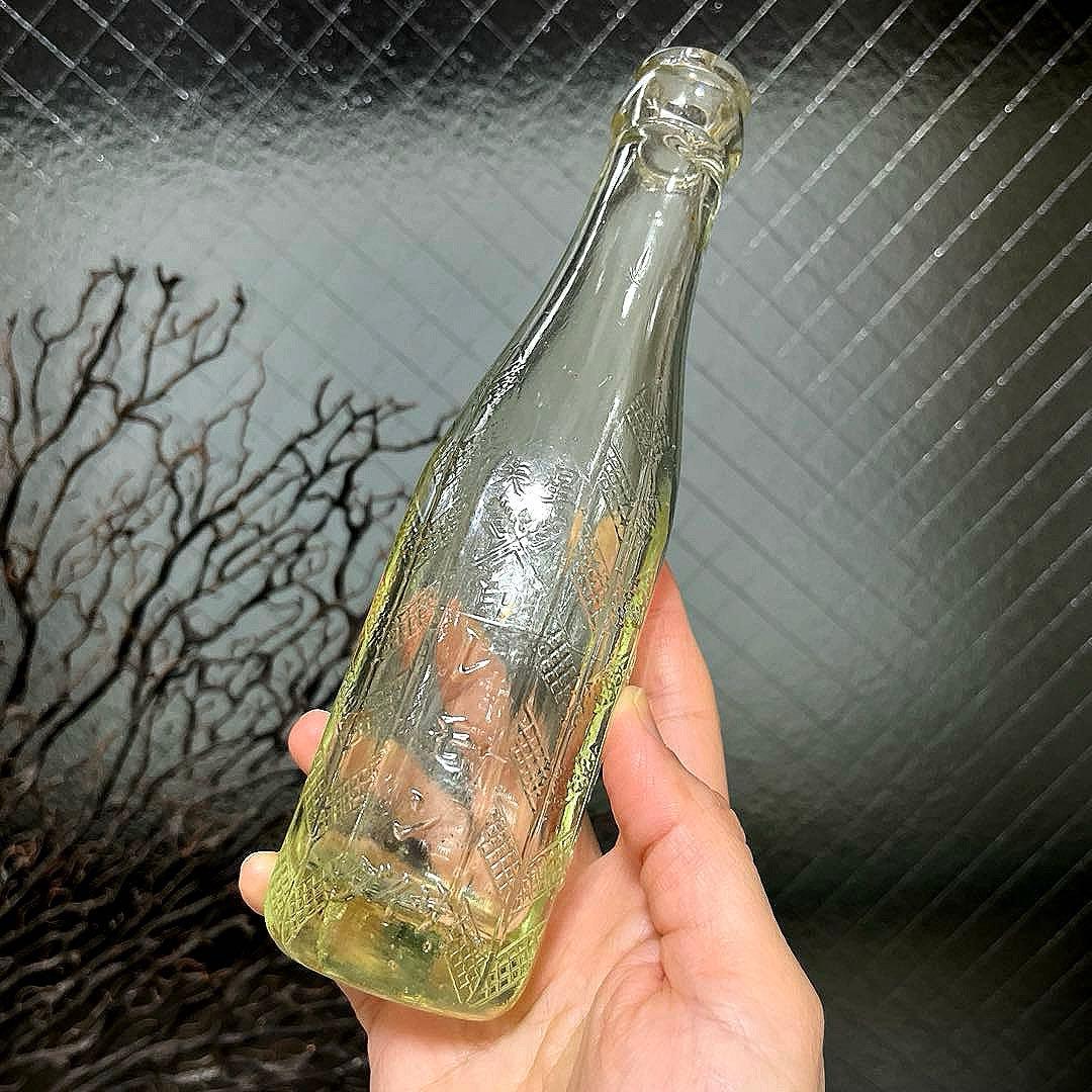 骨董　大正　炭酸飲料瓶　伊藤常三郎　星矢印※レモンサイダー　飴色ゆらゆら瓶ウラン