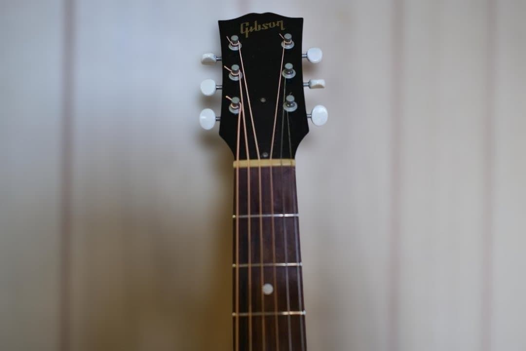 Gibson J-45 VS アコースティックギター 2006年製