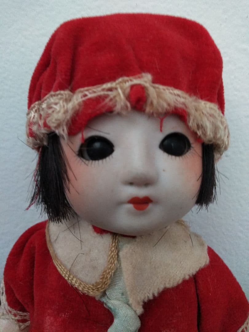 アンティーク　西洋人形　眼をつむります。