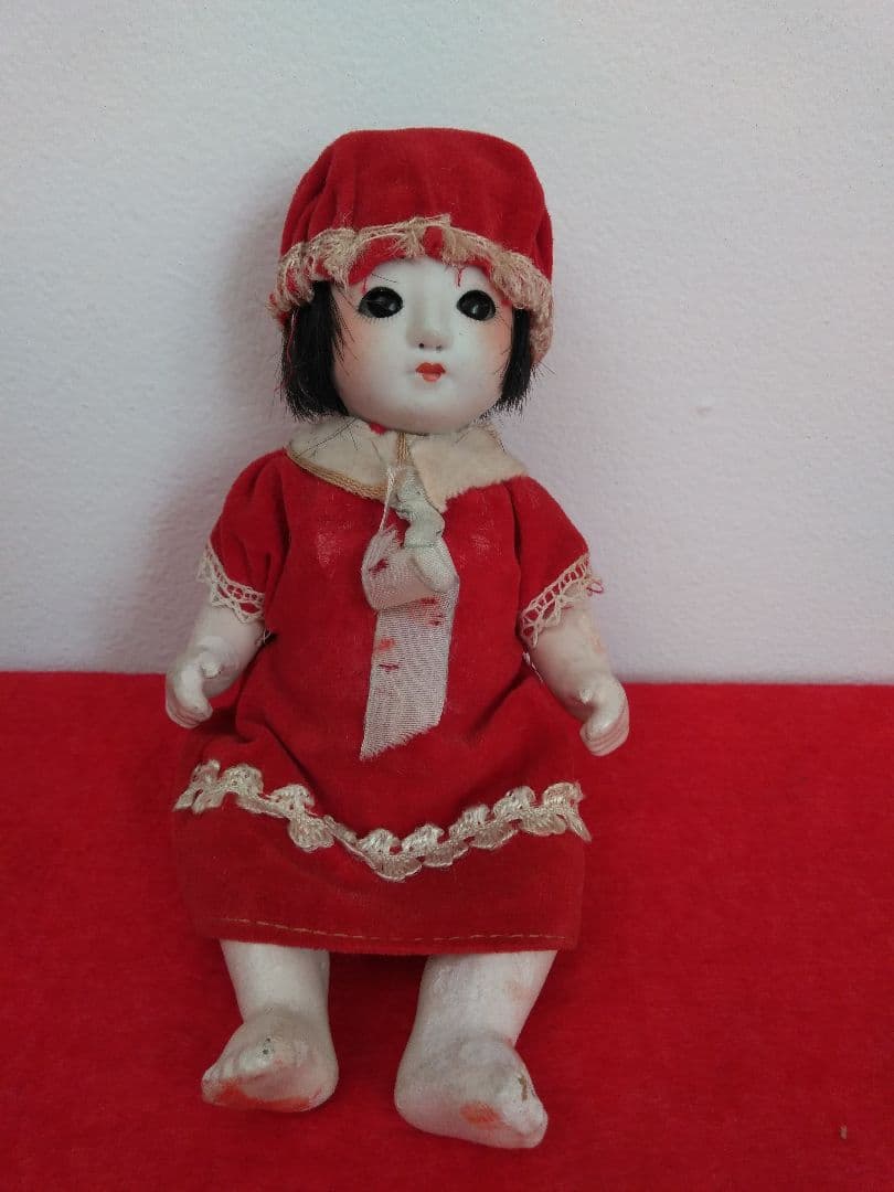 アンティーク　西洋人形　眼をつむります。