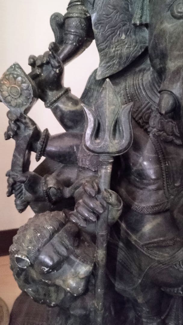 【極上・希少】インド直輸入 ガネーシャ像（天然クロライト石）