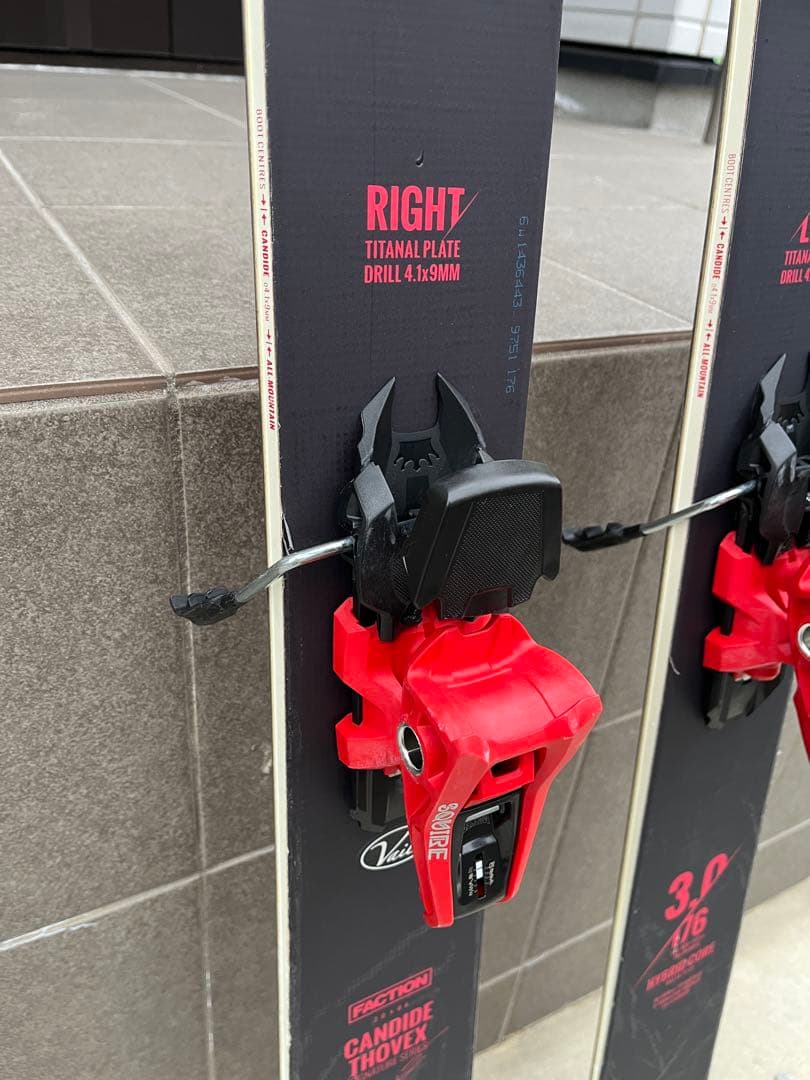 FACTION スキー板 黒 赤 アルパインビンディング付き