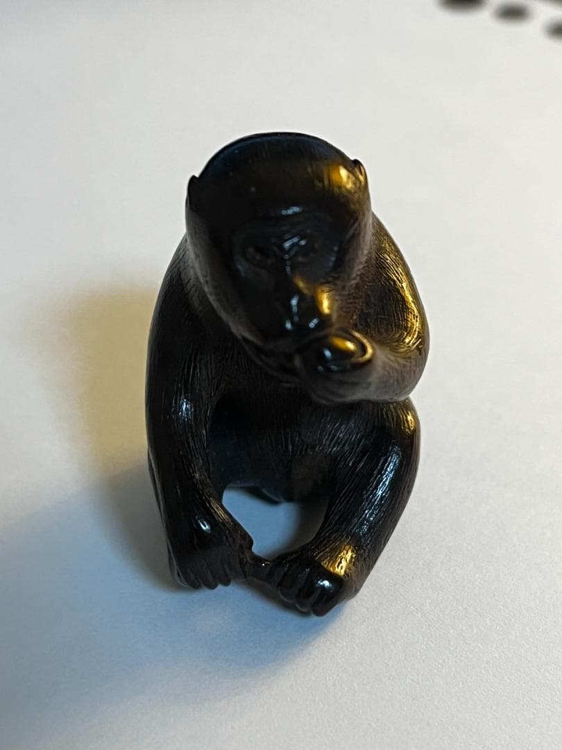 根付　猿　線刻銘「白龍」