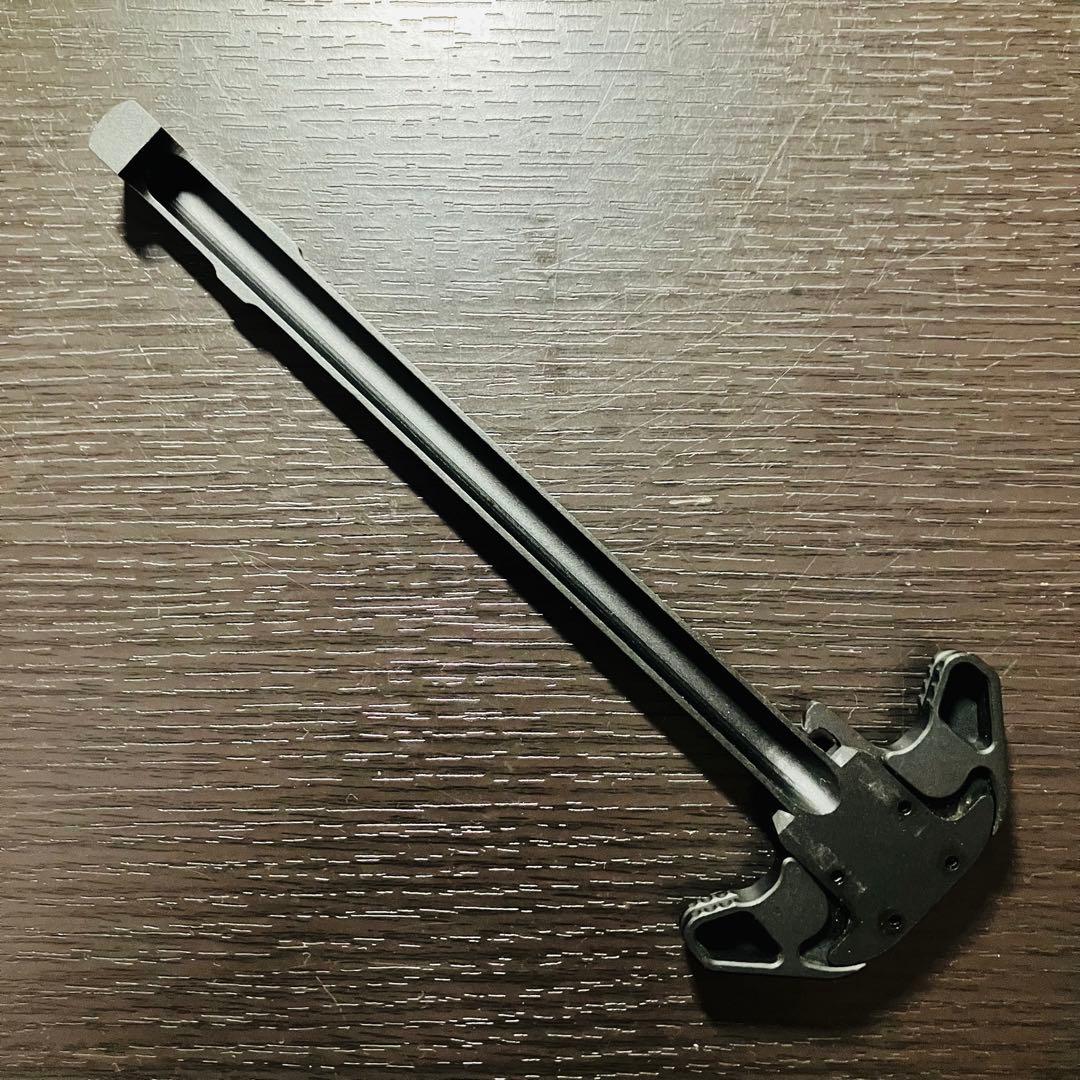 トイガン Aero precision type charging handle