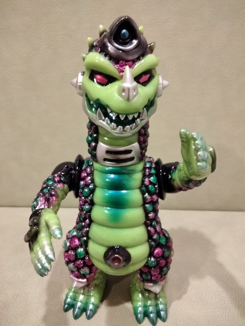 ソフビ　SILICON STUDIO　宇宙龍　izumonster 安楽安作