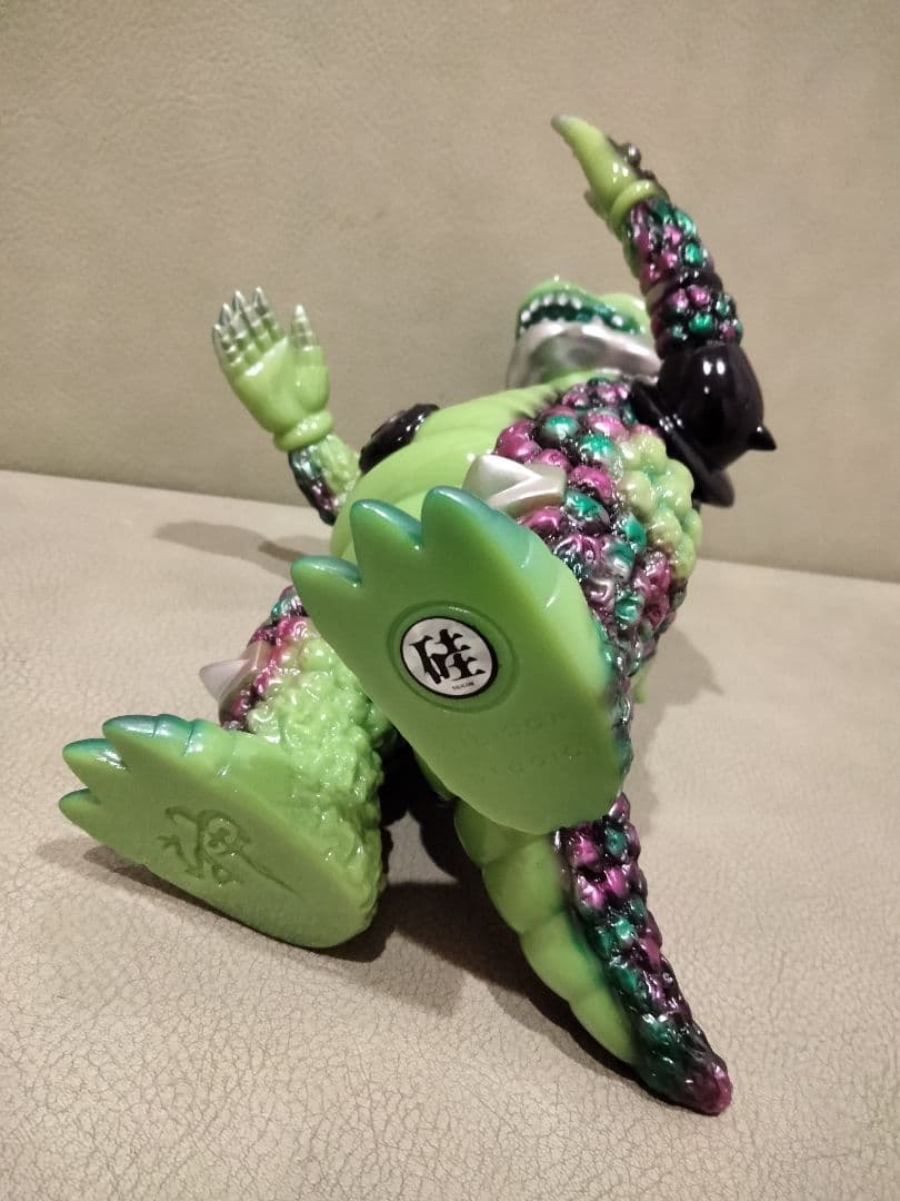 ソフビ　SILICON STUDIO　宇宙龍　izumonster 安楽安作