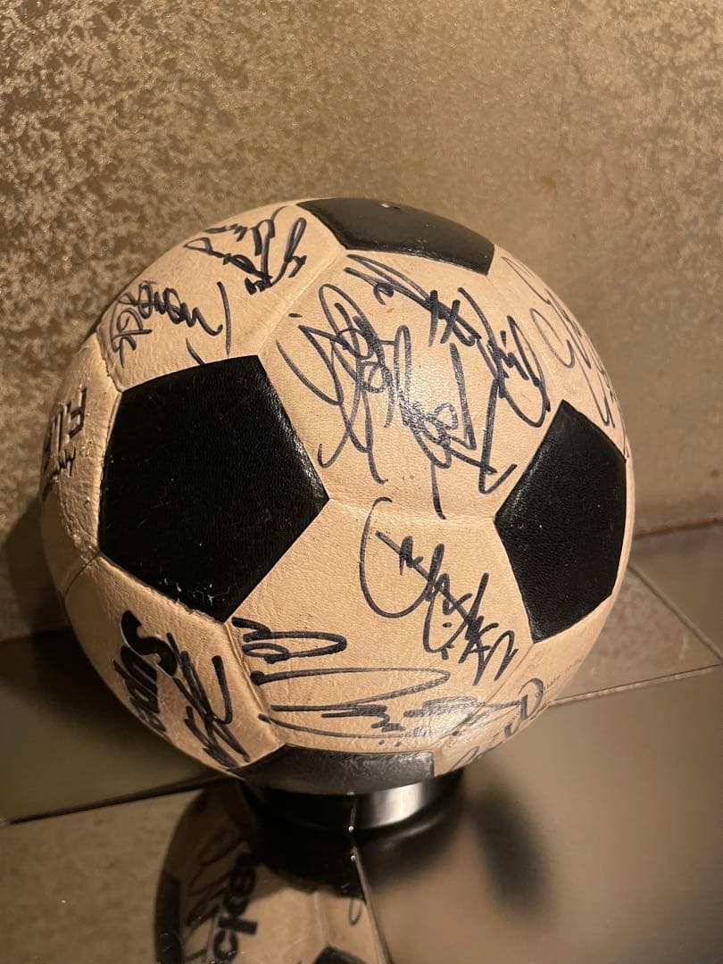 最終値下　Jリーグガンバ大阪サイン入りサッカーボール　1993年