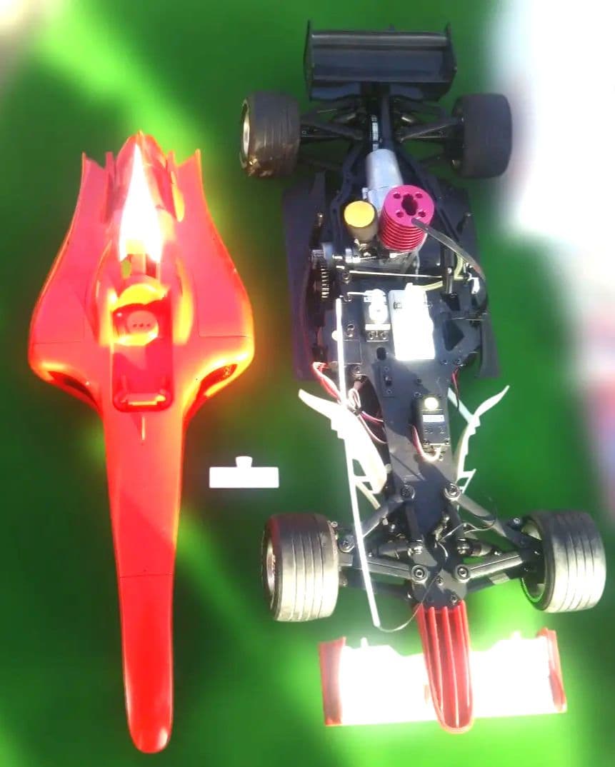 ディアゴスティーニFerrari F2004エンジンラジコンカー大量部品セット