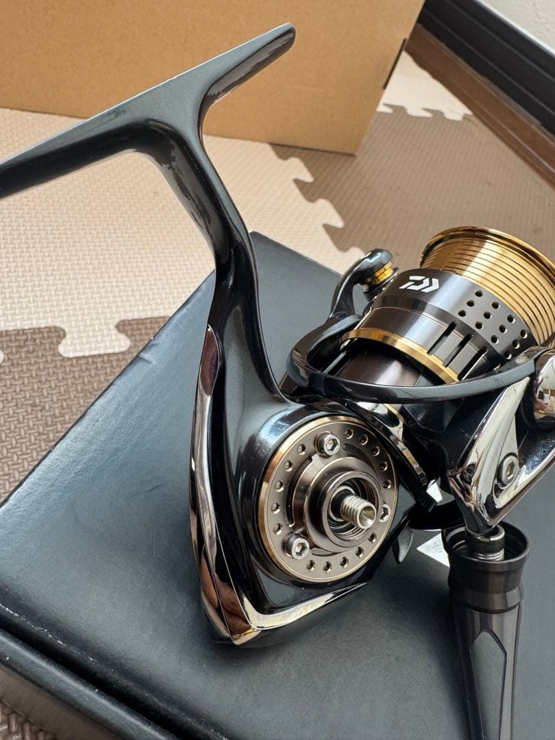 ダイワ　イグジストDaiwa EXIST 2003F-H スピニングリール