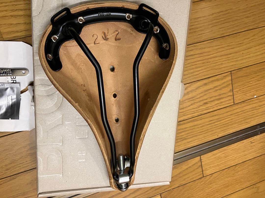 BROOKS B17 \"HONEY\" サドル　レザー