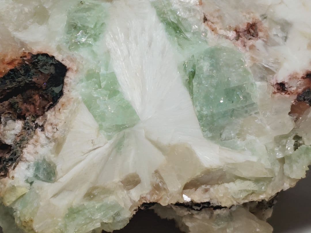 アポフィライト 781g スコレサイト 原石 鑑賞石 自然石 誕生石 鉱物 水石