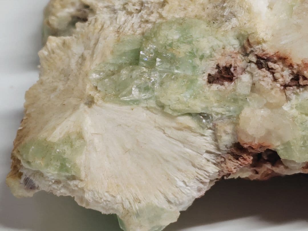 アポフィライト 781g スコレサイト 原石 鑑賞石 自然石 誕生石 鉱物 水石