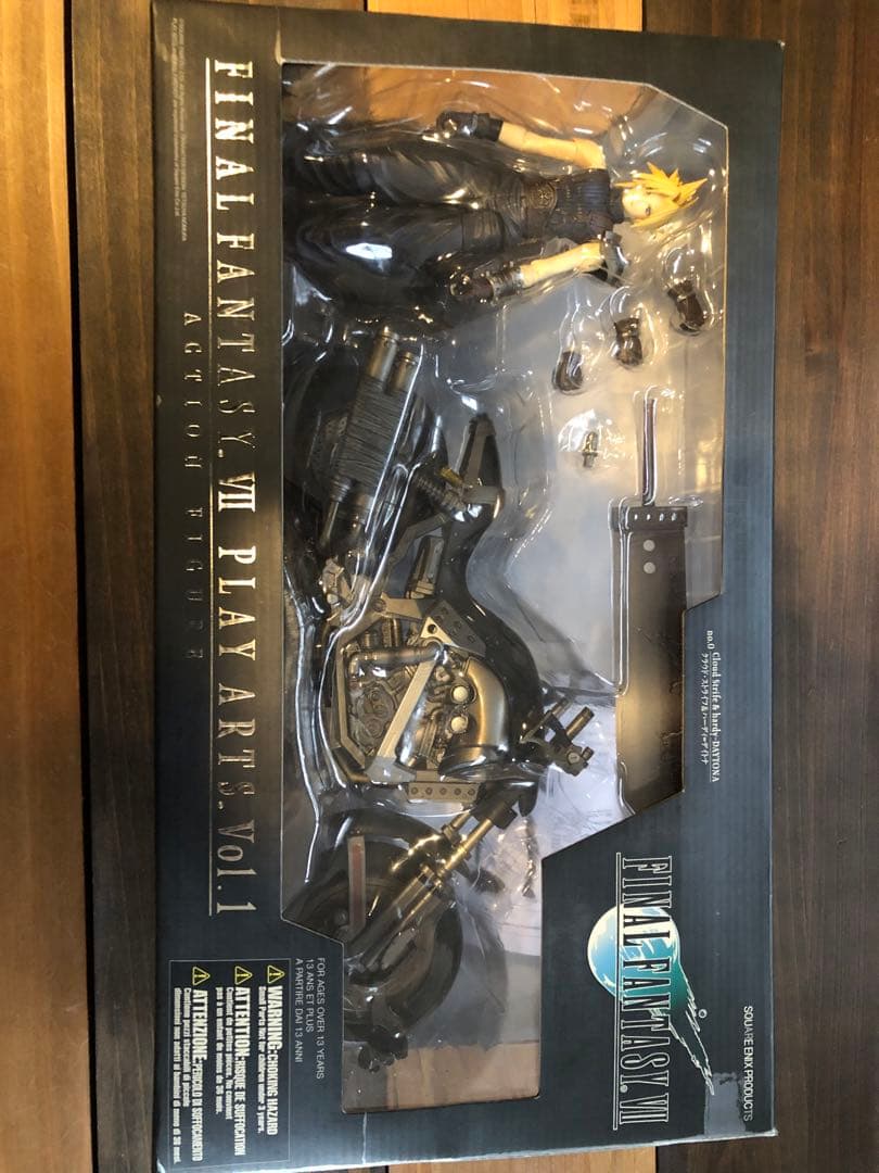 ファイナルファンタジーVII プレイアーツ クラウド　バーディデイトナ