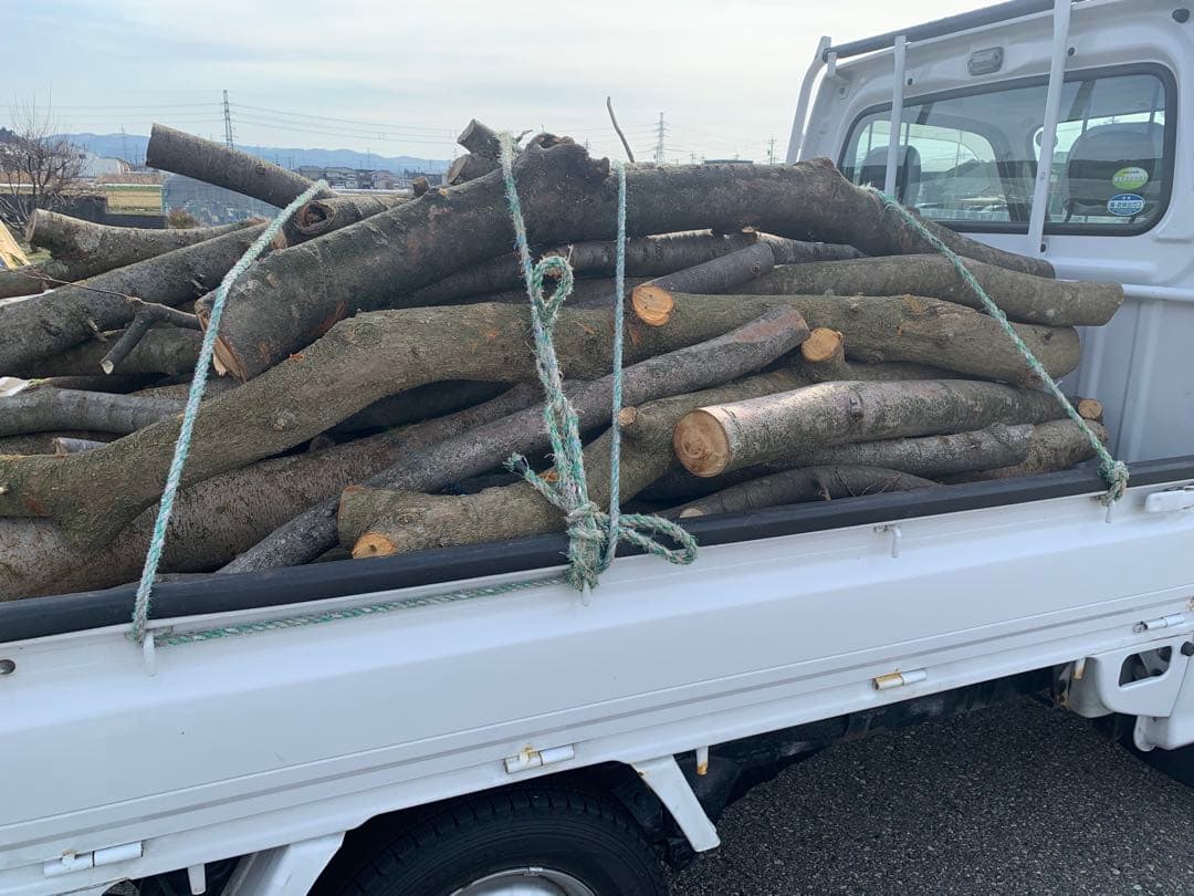 薪ストーブ　薪　木材　軽トラック満載1台分　石川県内のみ配送可能
