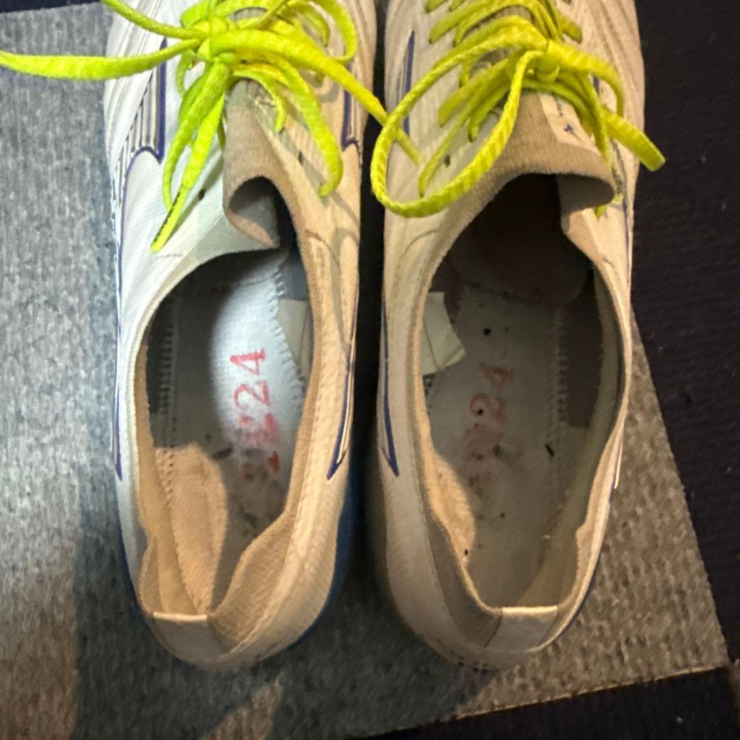 MIZUNO モレリアネオ4ベータ　限定カラー