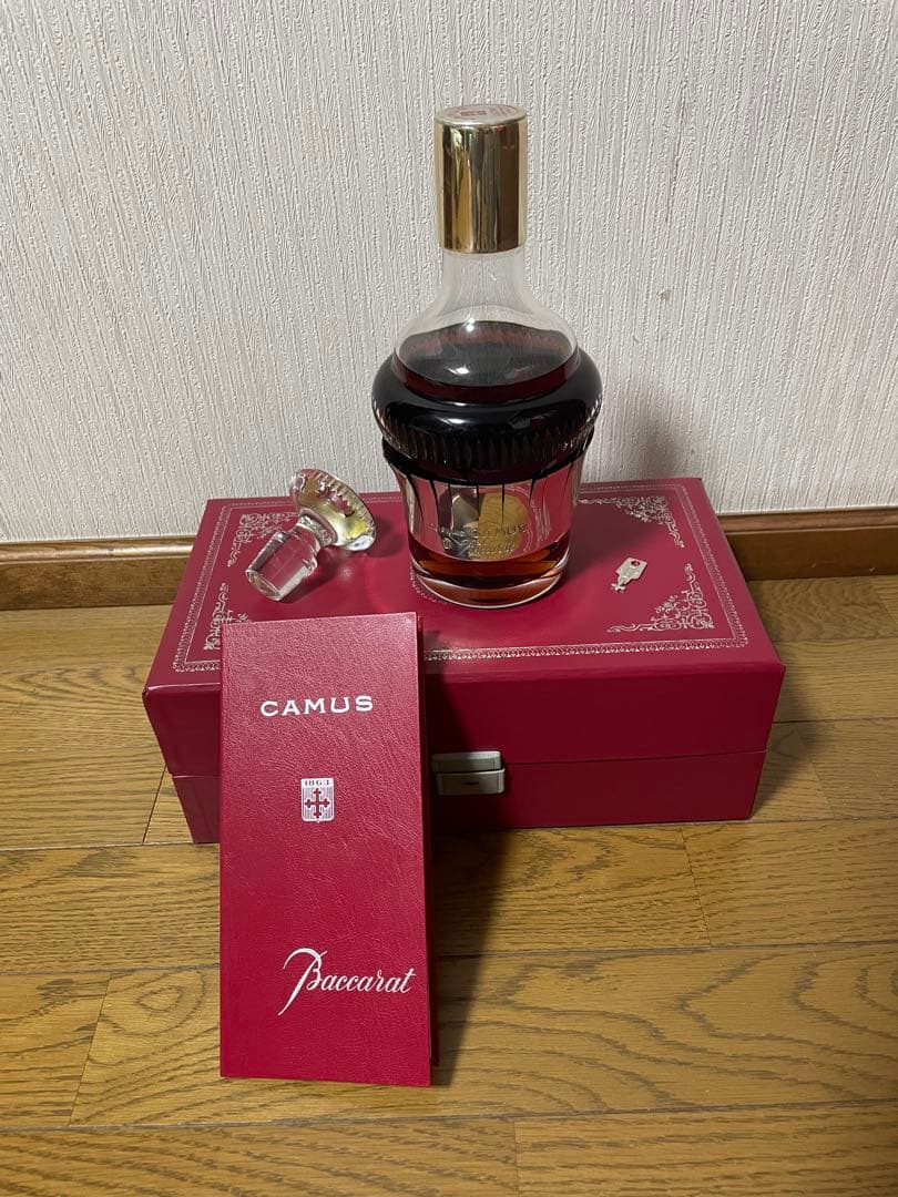 【未開栓】CAMUS(カミュ ブランデー シルバートップ バカラボトル)
