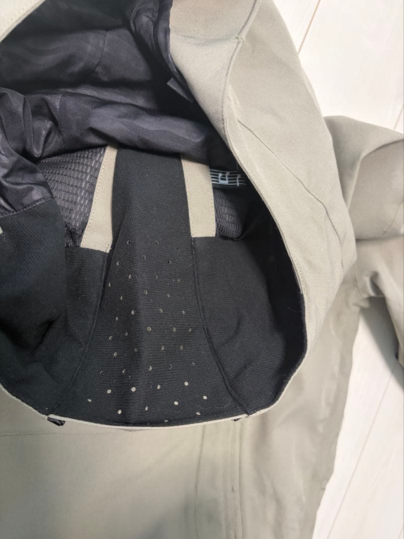 VOLCOM ブライトンプルオーバー　brighton ボルコム　スノーボード