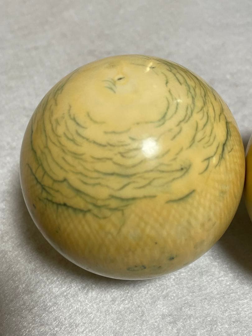 ビリヤード球　象牙風 赤白×4個 直径約6cm 重さ約966g 当時物