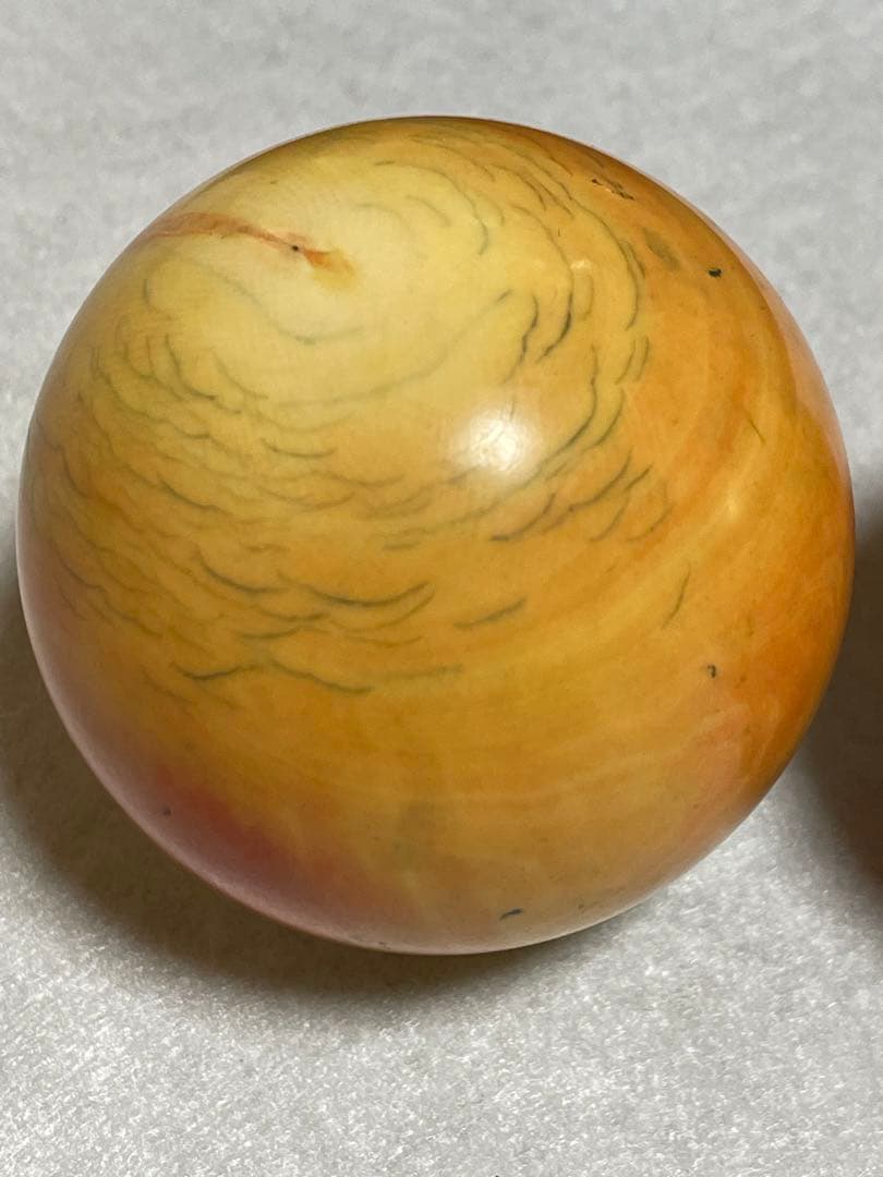 ビリヤード球　象牙風 赤白×4個 直径約6cm 重さ約966g 当時物