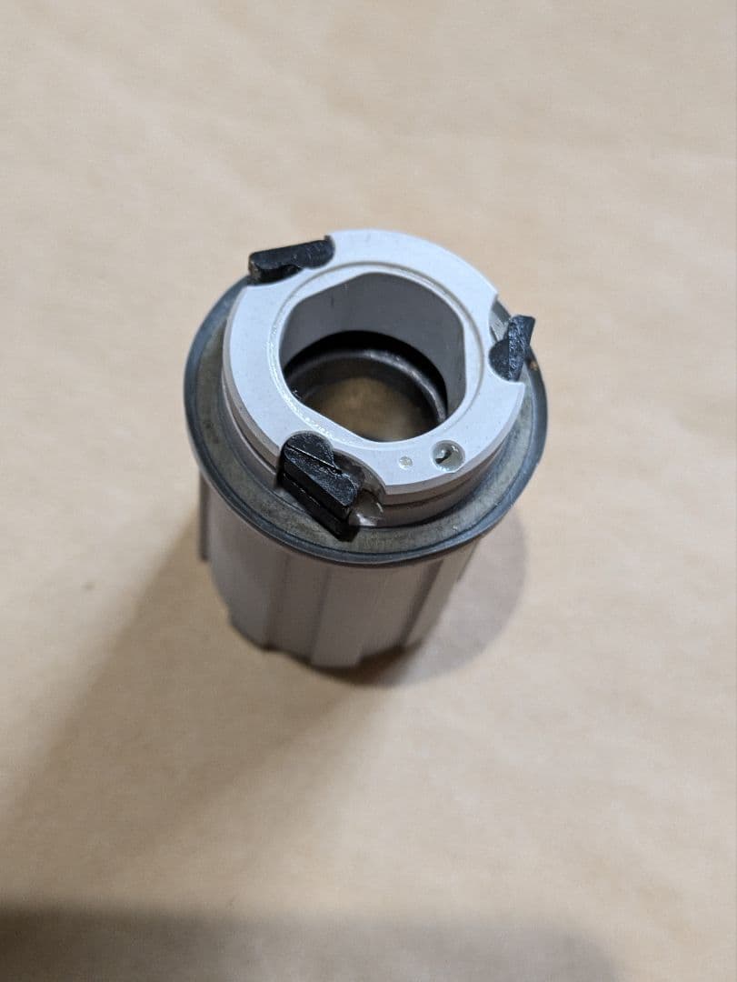 フルクラム R0-113、カンパニョーロ FH-BO015X1 フリーボディ