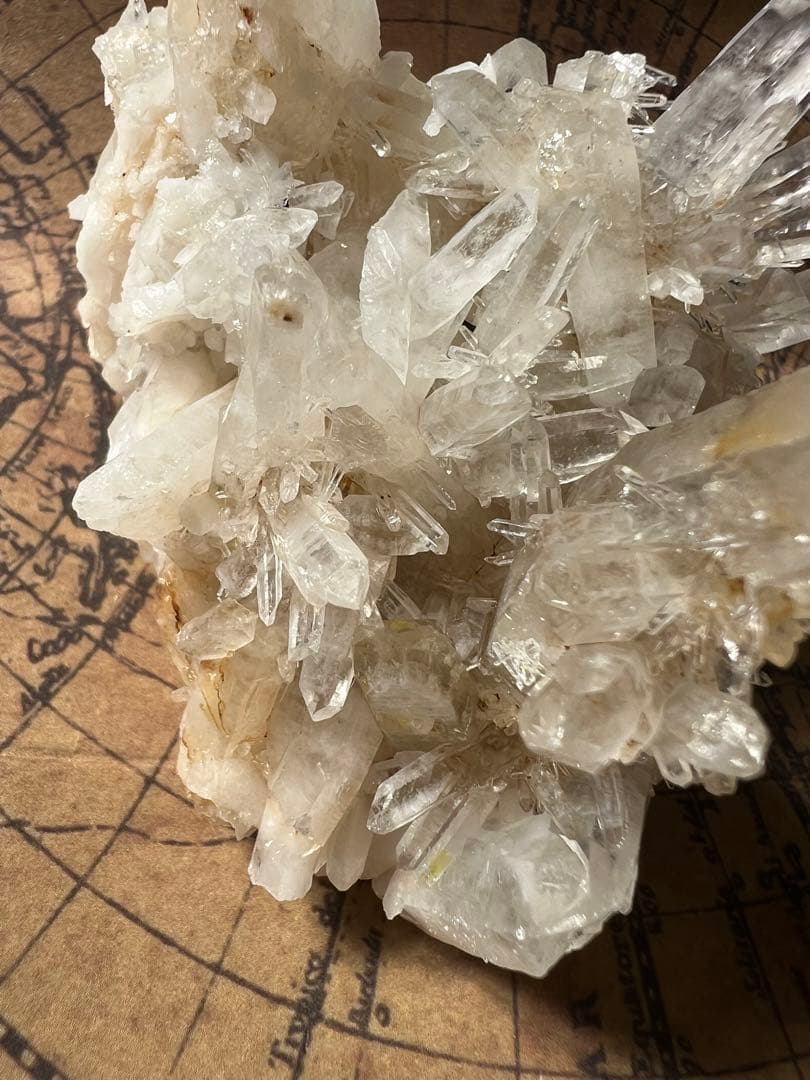 龍脈の精髄 ― 水晶「天を指す光の塔」※売上の一部を保護猫活動に使用