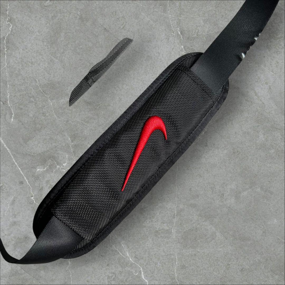 新品未使用 ナイキ ゴルフバッグ エナメルバッグ ブラック 刺繍 テック系