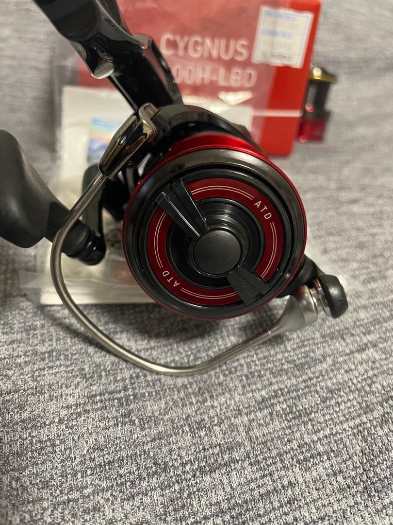 CYGNUS 2500H-LBD リール　22トーナメント競技スプール付