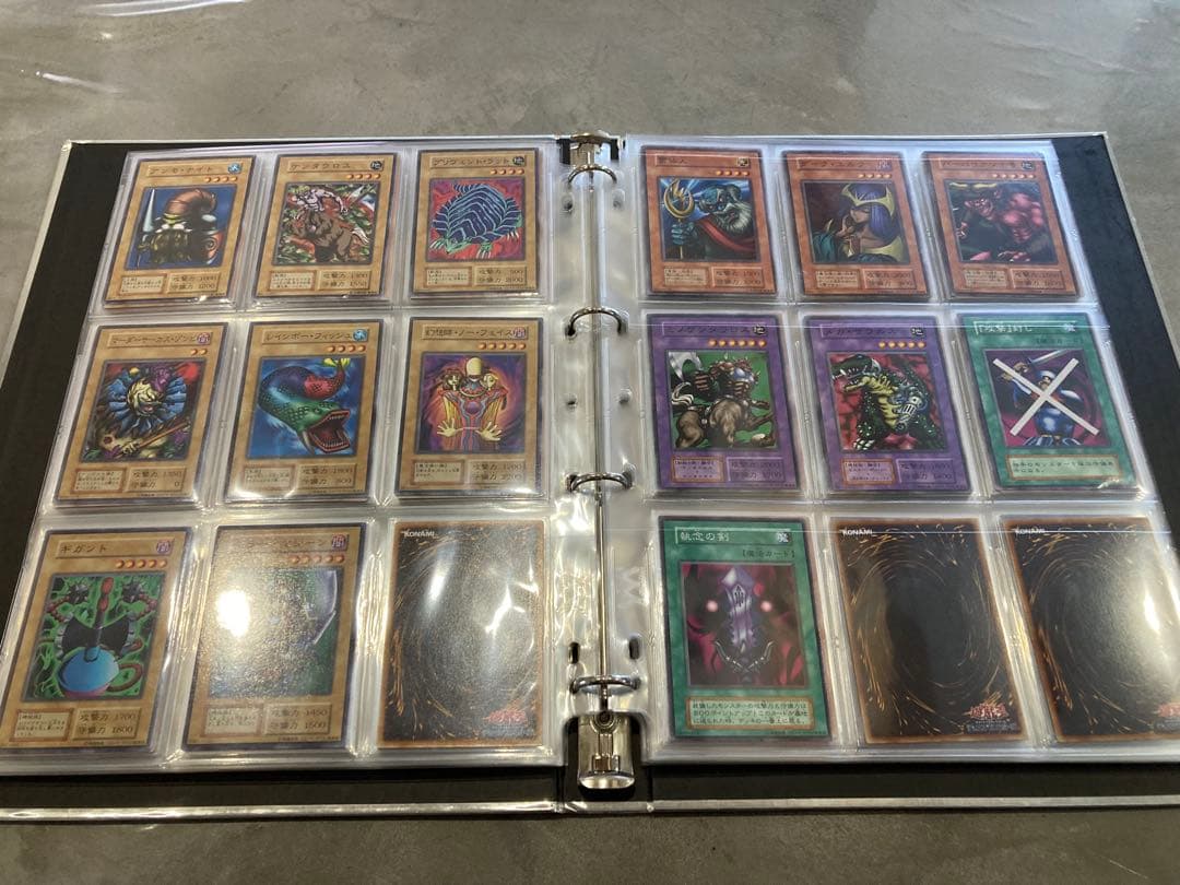 な*ん様 遊戯王　初期　ノーマル　まとめ売り　ファイルつき